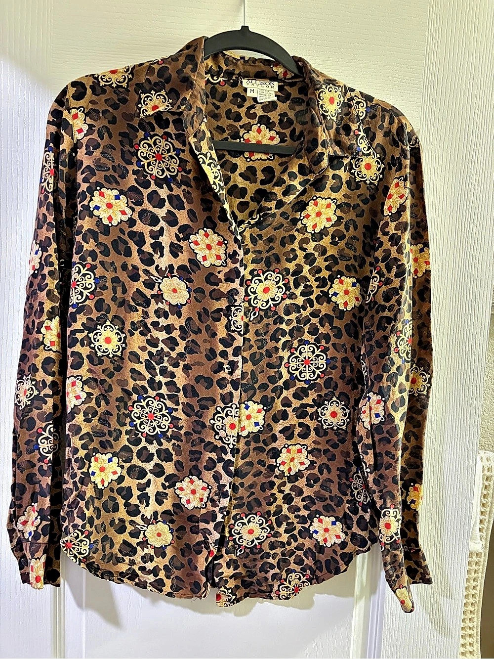 Allison Taylor Silk Animal Print Button Down Size Medium